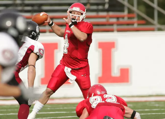 Maverick QBs on Target in Scrimmage