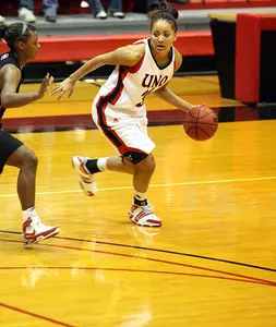 Mavericks Halt Skid, Outlast Tigers 69-60 - Omaha Athletics