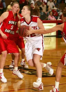 Mavs Fall to St. Cloud State, 78-72 - Omaha Athletics
