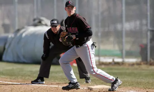 Mavs Hold Off Bearcats For 10-8 Win - Omaha Athletics