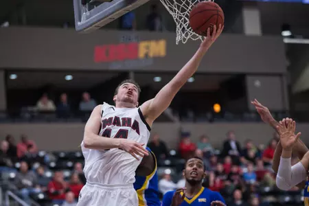 Mavericks Drop 79-72 Overtime Loss at WIU - Omaha Athletics