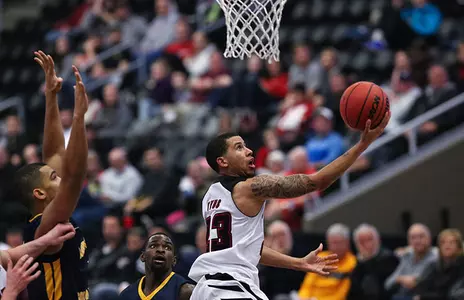 Mavericks Remain Perfect at Home, Top UTPA 77-72 - Omaha Athletics