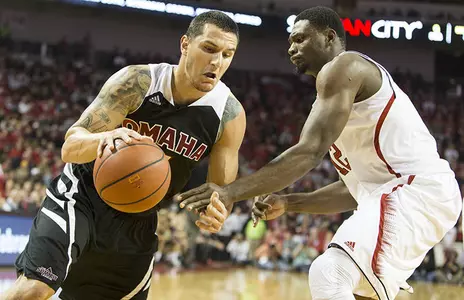 Mavericks Fall Short at Air Force, 77-61 - Omaha Athletics