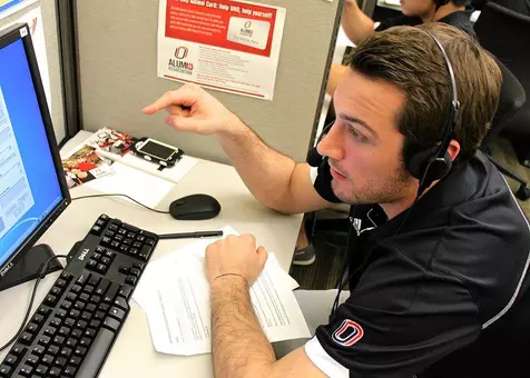 Mavs Partcipate in Varsity Club Phone-A-Thon