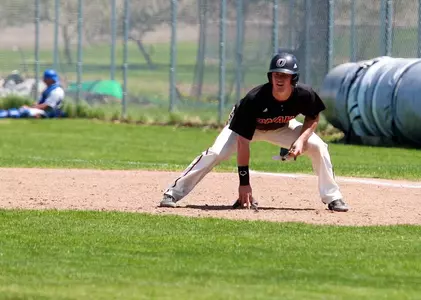 Gruber Leads Mavs Past Stephen F. Austin, 10-4 - Omaha Athletics