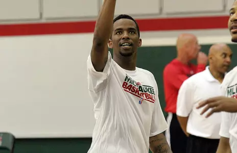 Simmons Evaluated in Pre-Draft Workout With Bucks - Omaha Athletics