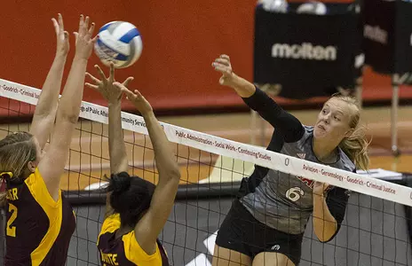 Mavs Drop Pair of 3-2 Matches to Drake, UMKC - Omaha Athletics