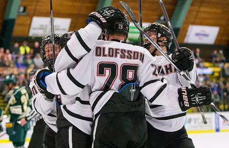 Mavericks Hold Off No. 20 Vermont, 4-3 - Omaha Athletics