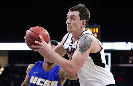 Minnesota Escapes Mavericks, 93-90 - Omaha Athletics
