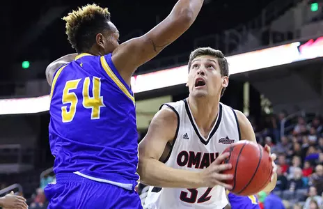 Mavericks Start Road Stretch at Montana State - Omaha Athletics