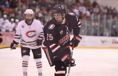 Huskies Finish Sweep of Mavericks, 2-0 - Omaha Athletics
