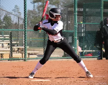 Mavs Drop Two Games to Ranked Opponents - Omaha Athletics
