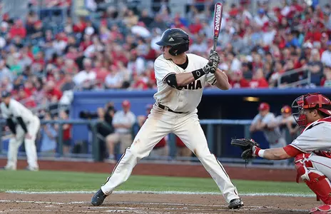 Mavericks Snap Skid, Top Western Illinois 4-1 - Omaha Athletics