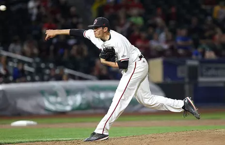 Mavericks Power Past Western Illinois, 17-8 - Omaha Athletics