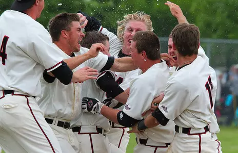 Mavs Cap Season With Walkoff Over Incarnate Word - Omaha Athletics