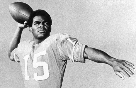 Briscoe Headed For College Football Hall of Fame