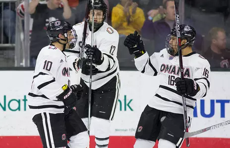 Mavericks Knock Off No. 5 UMass Lowell, 5-1 - Omaha Athletics