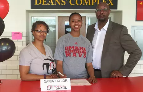 Shires Inks Taylor to NLI for 2016-17 - Omaha Athletics
