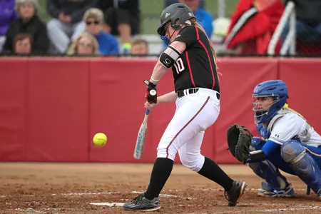 Softball Sweeps Doubleheader Against North Dakota - Omaha Athletics