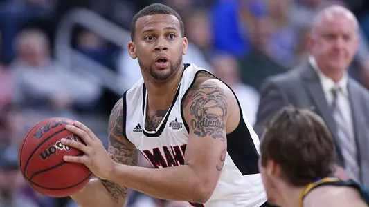 Smallwood Signs Professional Contract With Manerbio GoodBook - Omaha Athletics