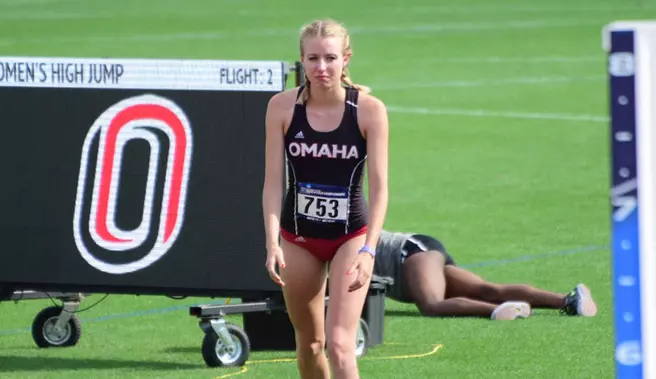 Ahrens Picks Up Summit All-Academic Nod
