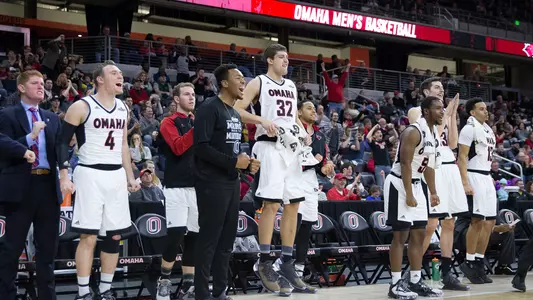 Men's basketball bench