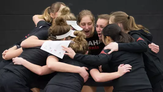 Omaha women's tennis huddle