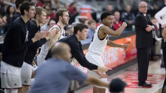 Ayo Akinwole, Omaha men's basketball bench
