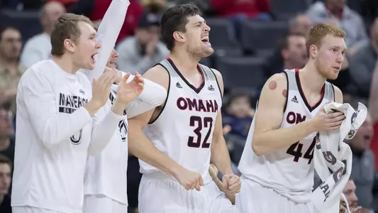 Omaha men's basketball bench