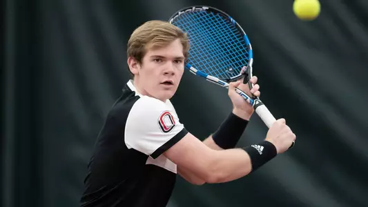 Davis Lawley dropped a split set decision at No. 3 singles on Saturday.