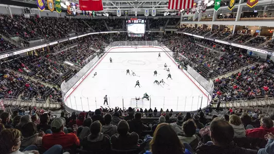 Hockey crowd vs North Dakota