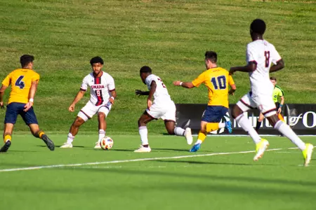 Mavs and Roos battle to 1-1 tie