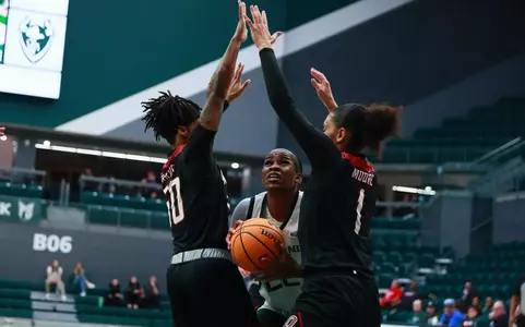 Mavs Harvey Moore Defend vs Portland State