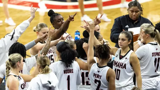 Huddle with horns versus North Dakota