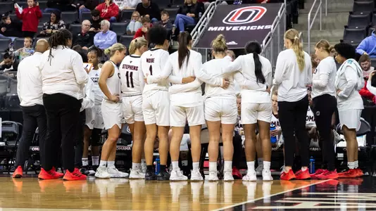Mavericks huddle