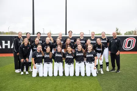 2025 Omaha Softball Team Photo
