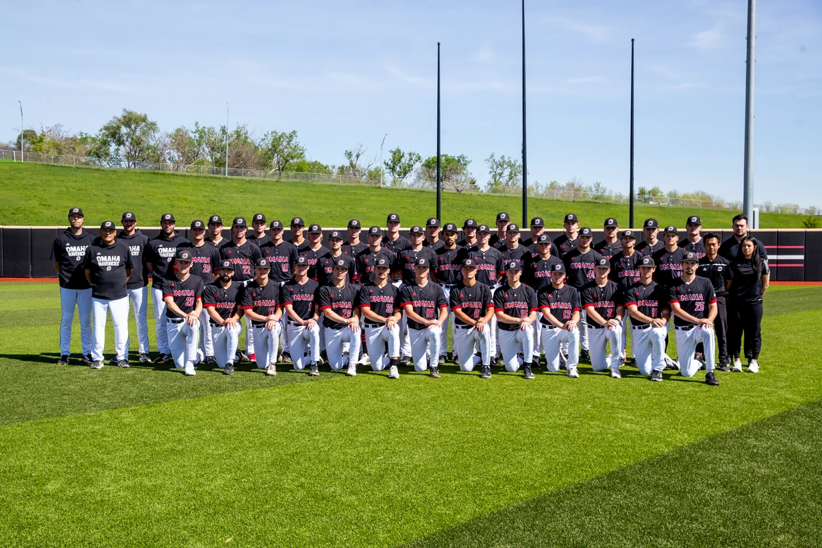 A team photo of the 2025 Omaha baseball team