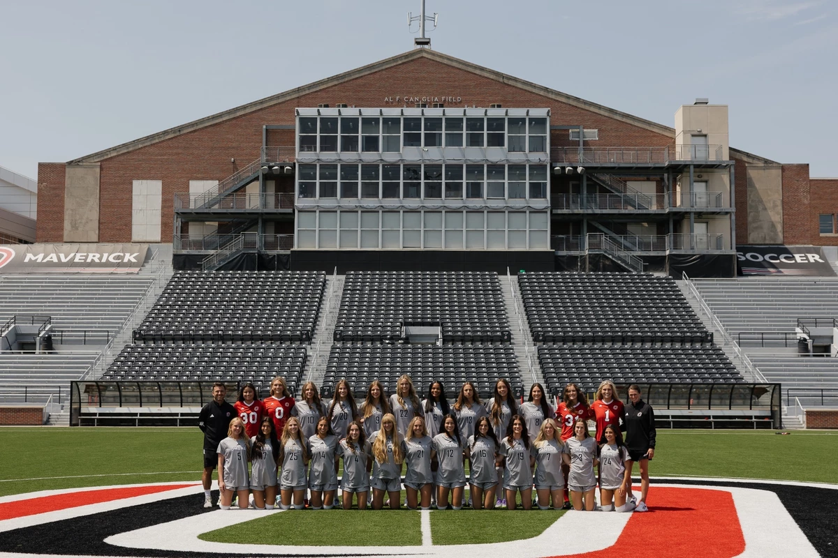 2025 Omaha Women's Soccer Team Photo