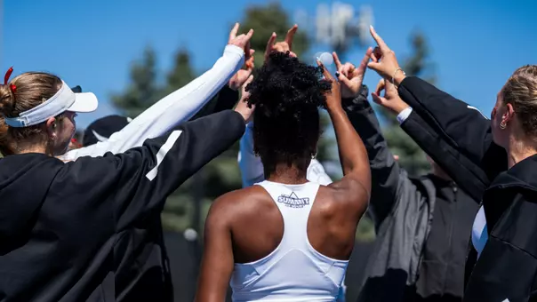 Women's Tennis Huddle