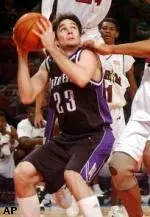Drew Long hit a 12-foot shot with 9.5 seconds left to give Northwestern a 52-51 victory over Louisiana-Lafayette Friday.
