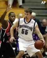 Aaron Jennings had 17 points and 9 rebounds for the Wildcats.