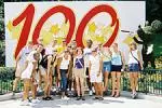 David Thompson (back row, fourth from left) and members of his leadership group enjoy Disney World at the 2002 NCAA Leadership Conference