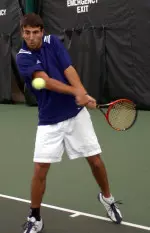 Sophomore Jamie Friedland advanced to the main draw of the Big Ten Singles Championships on the strength of two wins in the qualifying rounds.