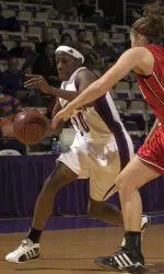 Senior Ifeoma Okonkwo (pictured) scored a game-high 24 points and nine rebounds in Northwestern's victory Saturday afternoon.