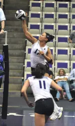 Sophomore Sabel Moffett notched 10 kills and added a pair of blocks in the victory over the Spartans.