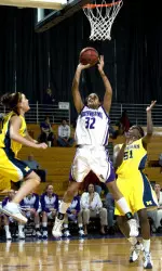 Junior Kristin Cartwright scored a game-high 16 points on 6-of-8 from the field to lead Northwestern to a 60-57 victory against Michigan last Thursday.