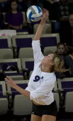 Madalyn Shalter posted a match-best four service aces in the upset of the Illini.