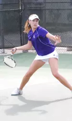 Natalie Edell won her qualifying singles match Friday to advance to Saturday's main draw.