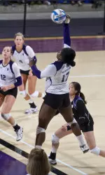 Yewande Akanbi paced Northwestern's offense with 11 kills against Ohio State.