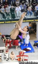 Cosima Lenz won the 3-meter springboard to lead a 1-2-4 NU finish in the event Friday at the TYR Invitational.